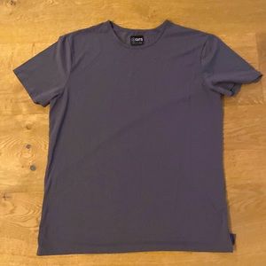 Cuts Clothing gray split hem tee shirt.